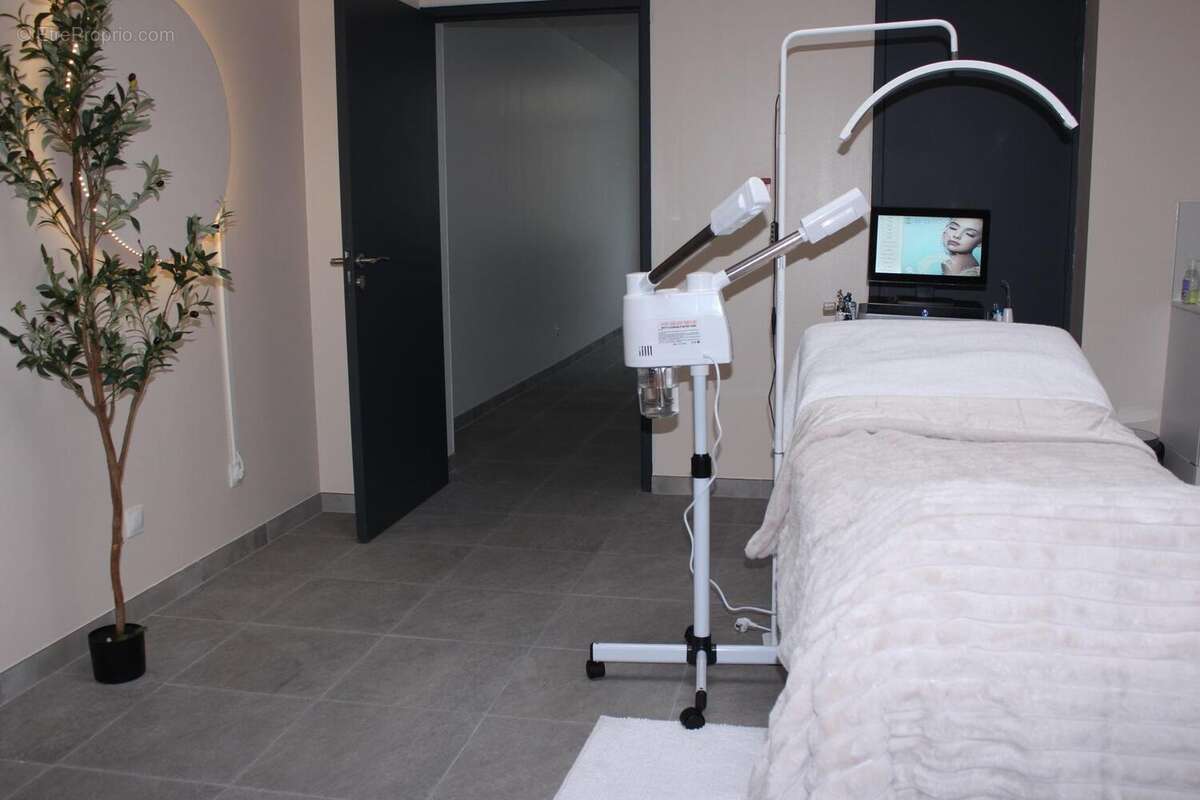 Photo 3 - Commerce à ROUBAIX