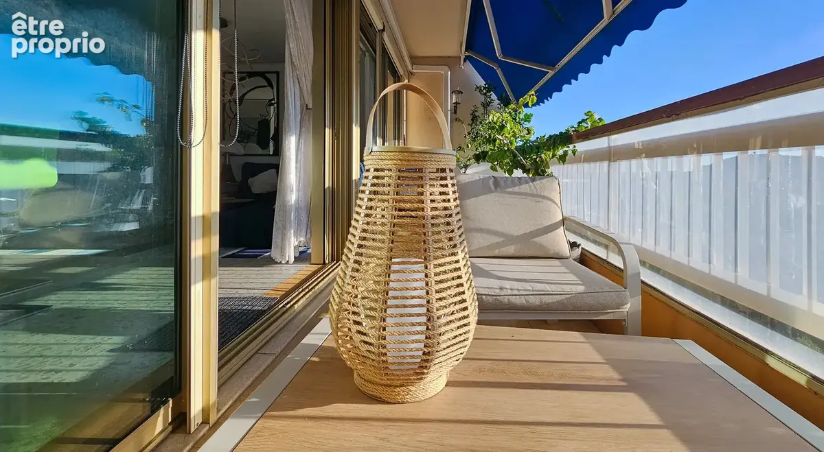 Le Roqueirol, une signature architecturale, un art de vivre - Dernier étage vue dégagée jusqu'à la mer - photo 11