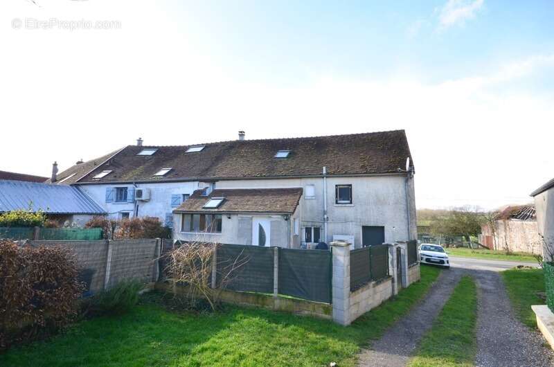 Proche de LA FERTE GAUCHER (77) et de MONTMIRAIL (51) à vendre maison de village de 6 pièces - photo 15
