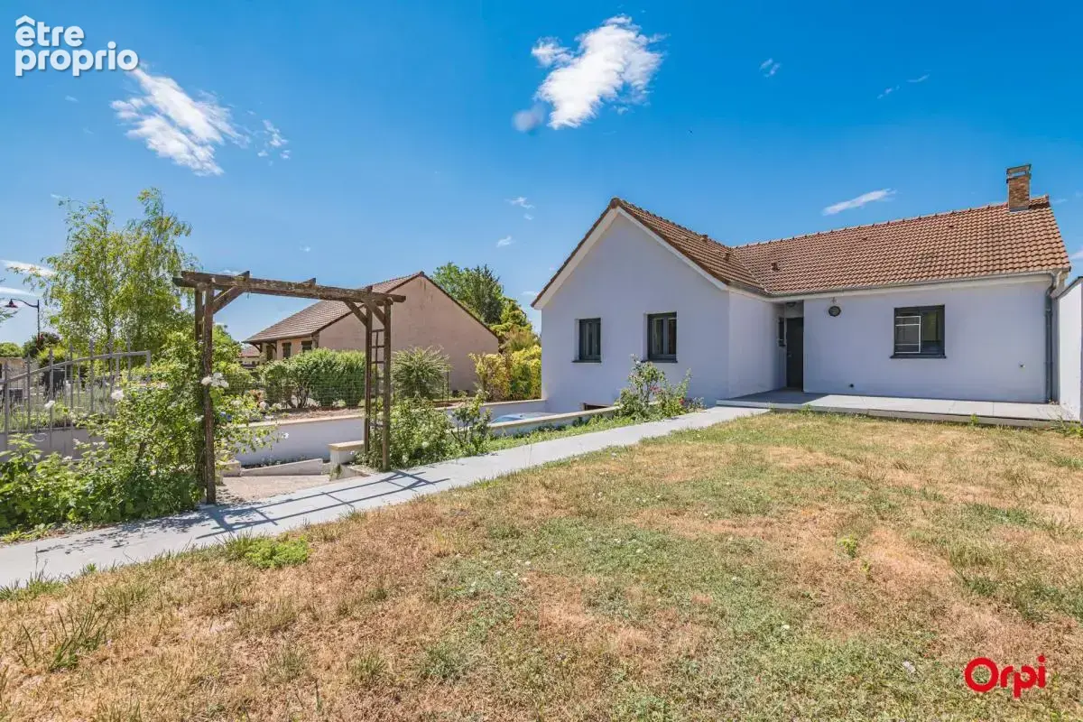 Photo Maison à Les Grandes-Loges au prix de 299 900€