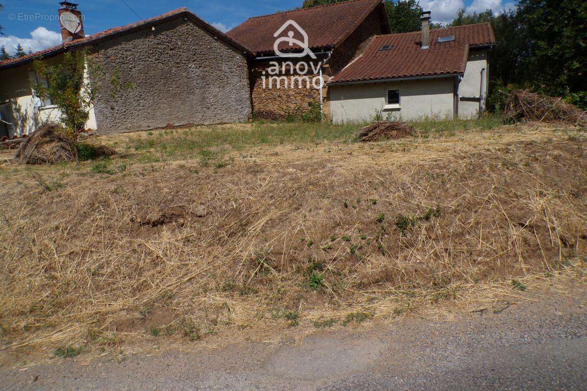 Maison en pierre de caractère à rénover   Charme authentique - photo 3
