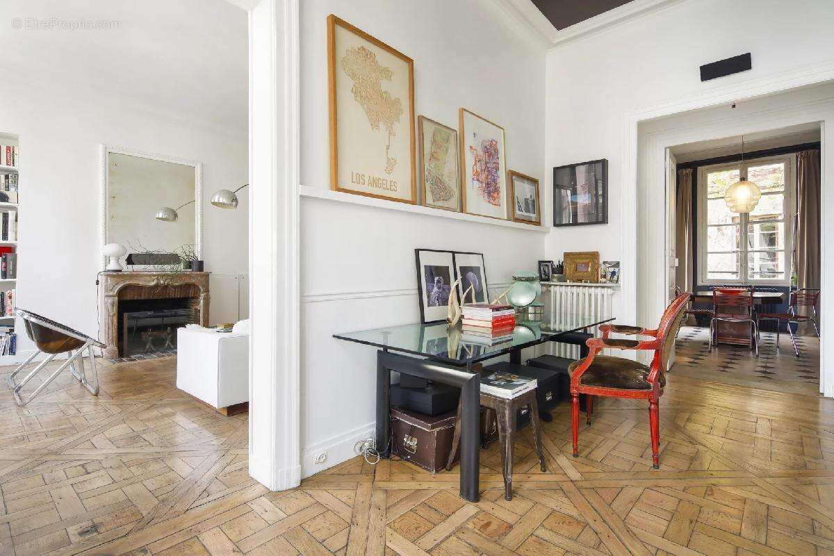 Appartement à PARIS-3E