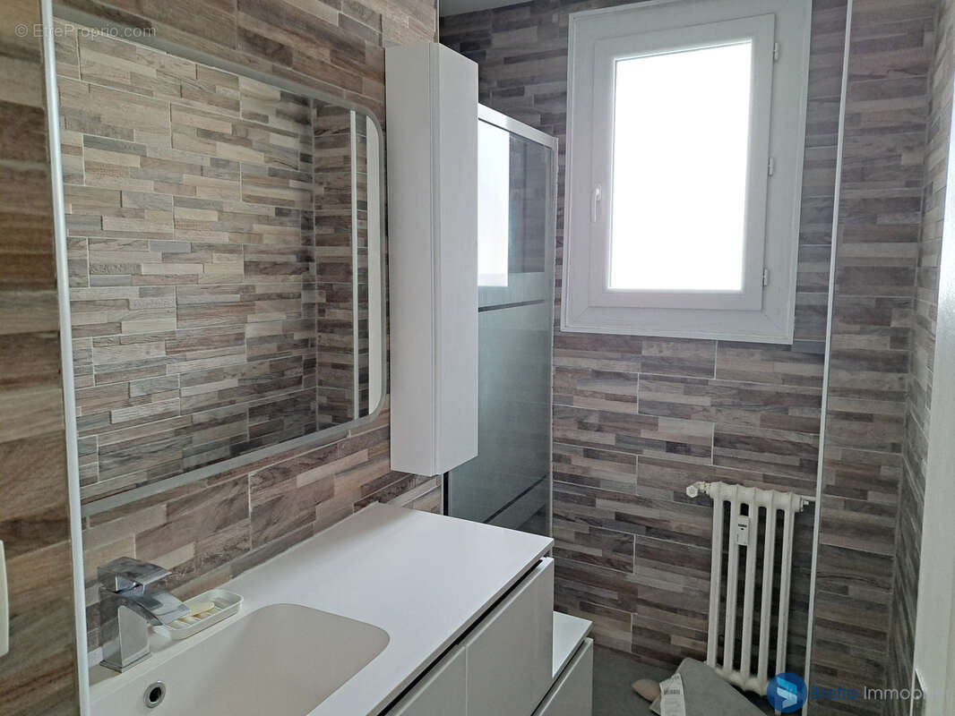 Toulon claret sainte anne - tres bel appartement t4 avec cave - loue. - photo 5
