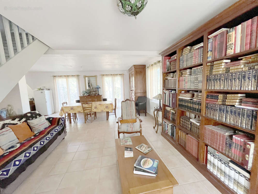 Grande Maison Familiale au Cœur de la Pinède - photo 2