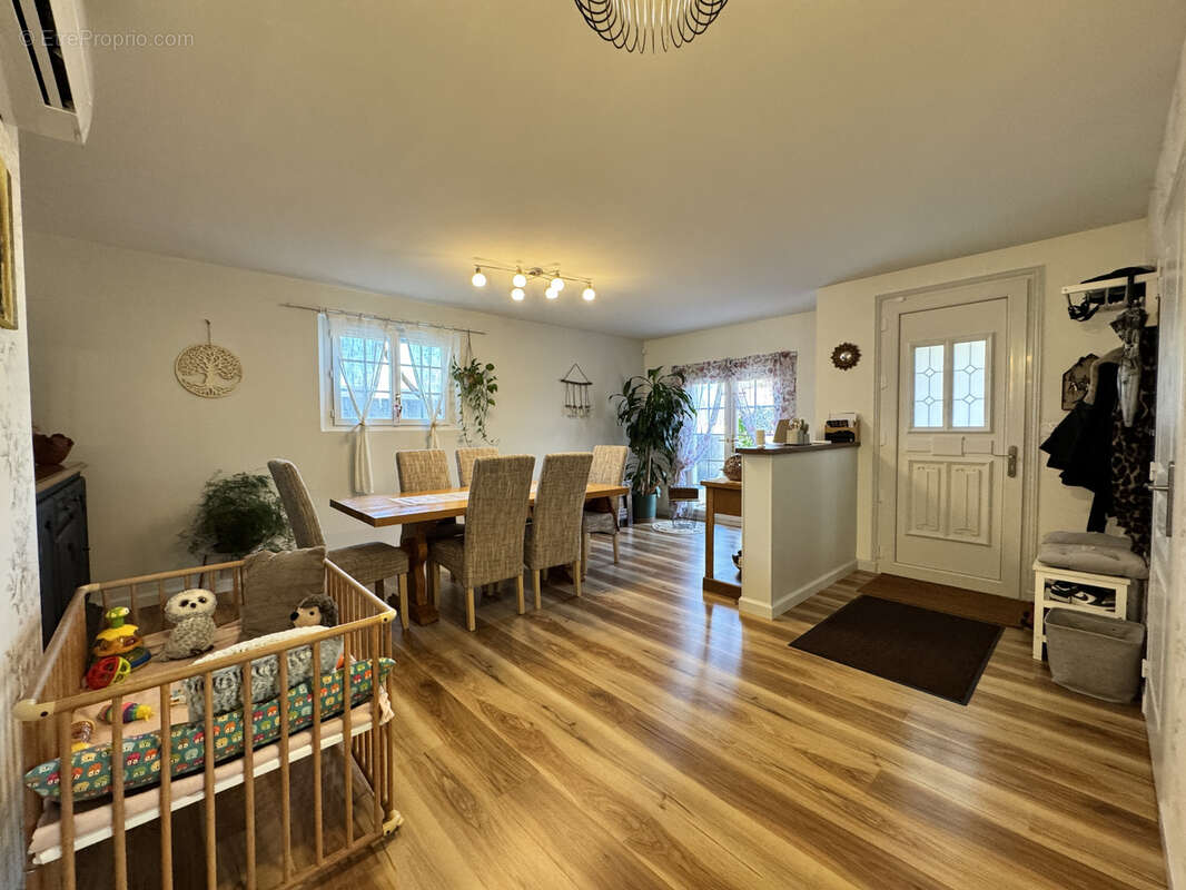 Maison à BARBEZIEUX-SAINT-HILAIRE