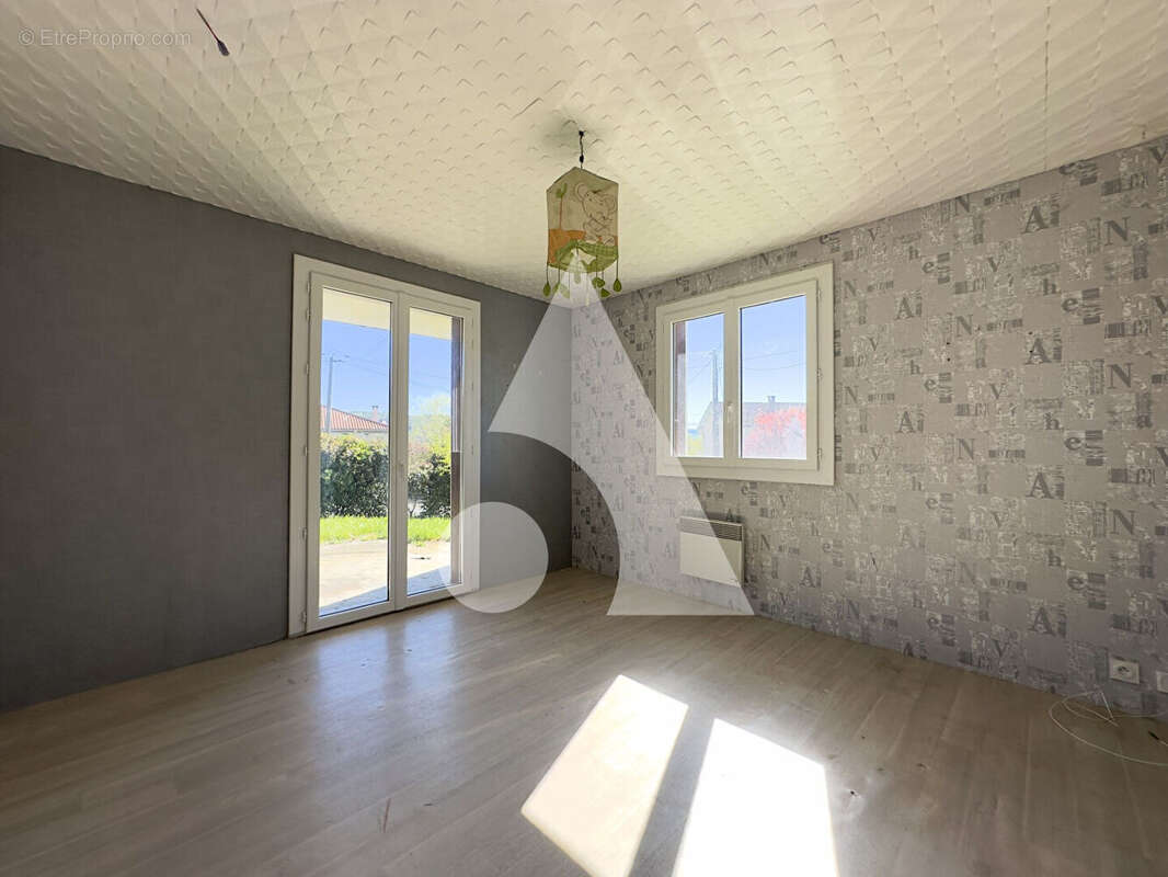 Maison à BAGNAC-SUR-CELE