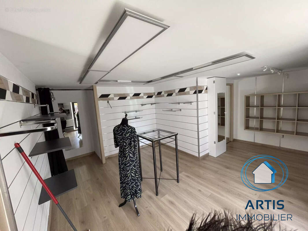 Commerce à SAINT-PEE-SUR-NIVELLE