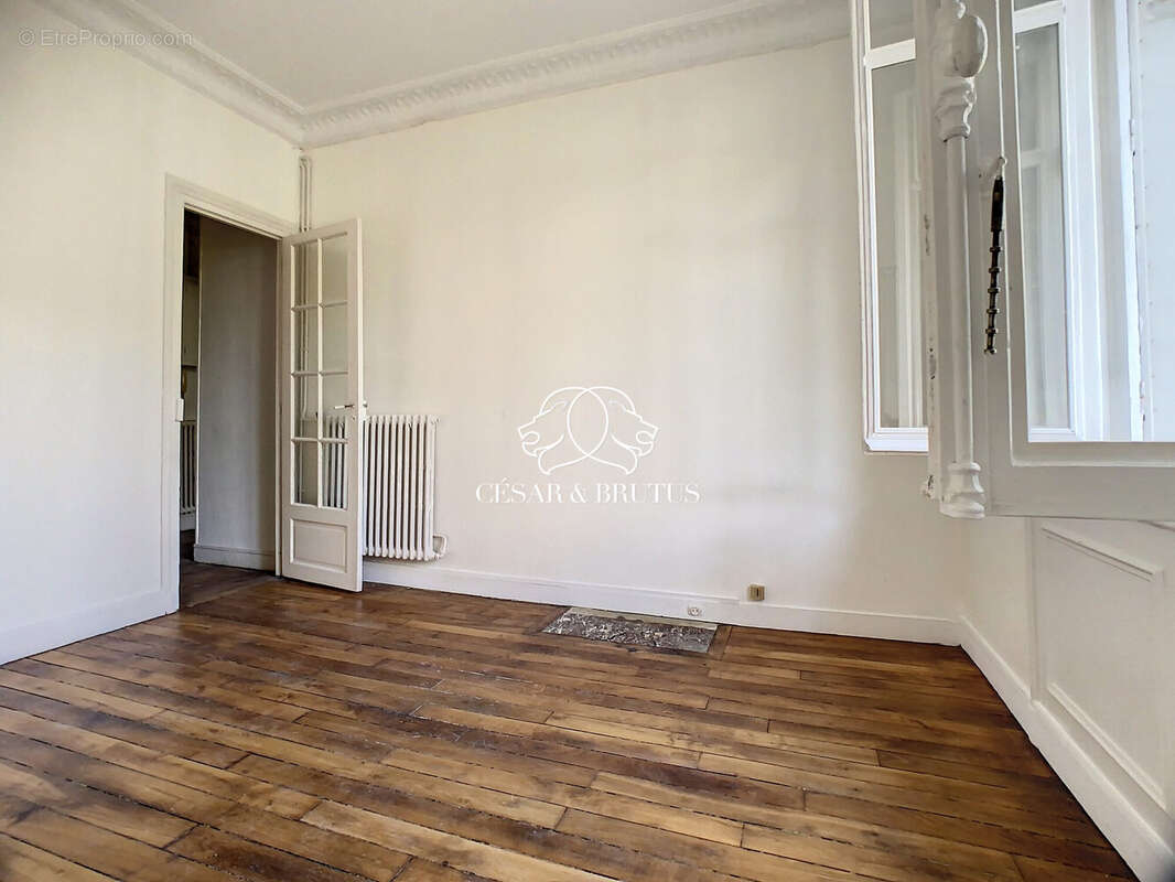 Appartement à PARIS-14E