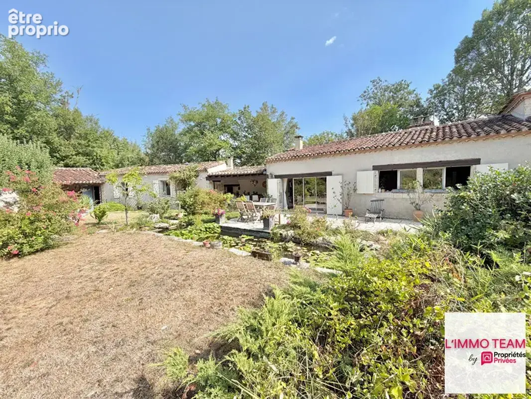 Maison de plain-pied sur 1.6Ha, avec piscine et ateliers - photo 1
