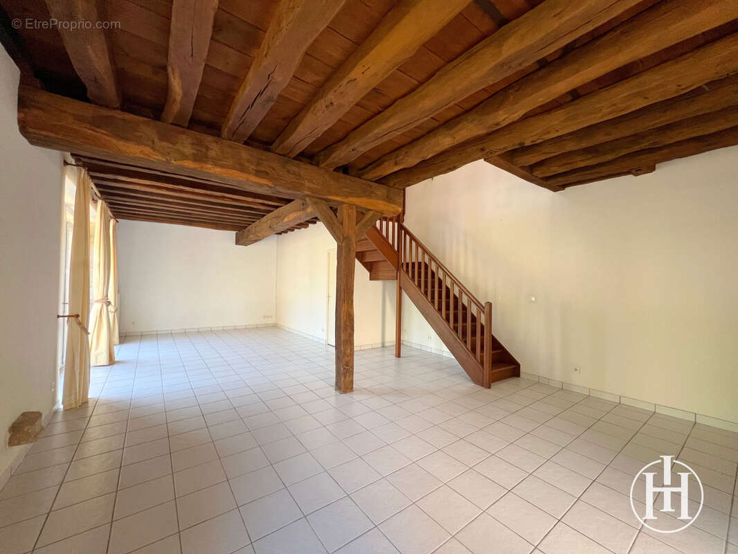 Appartement à SAINT-AMAND-MONTROND