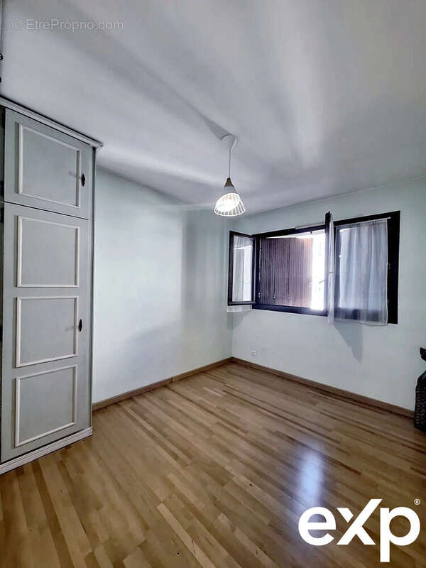 Appartement à MARSEILLE-5E