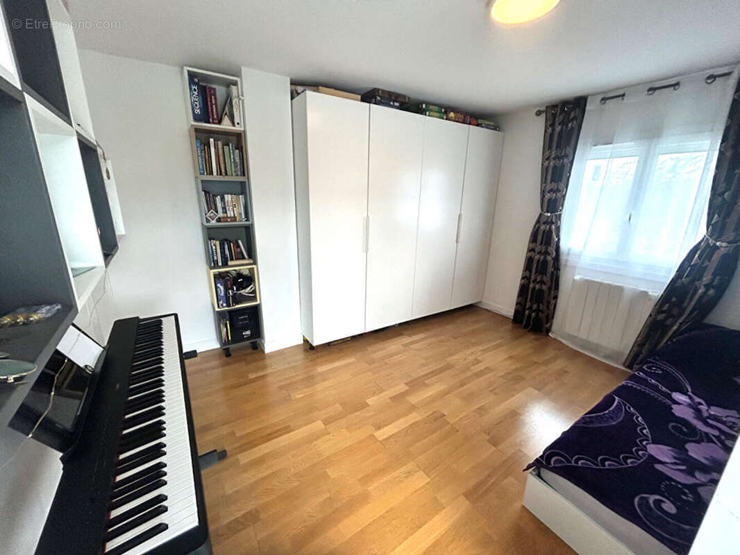 Maison à PARAY-VIEILLE-POSTE