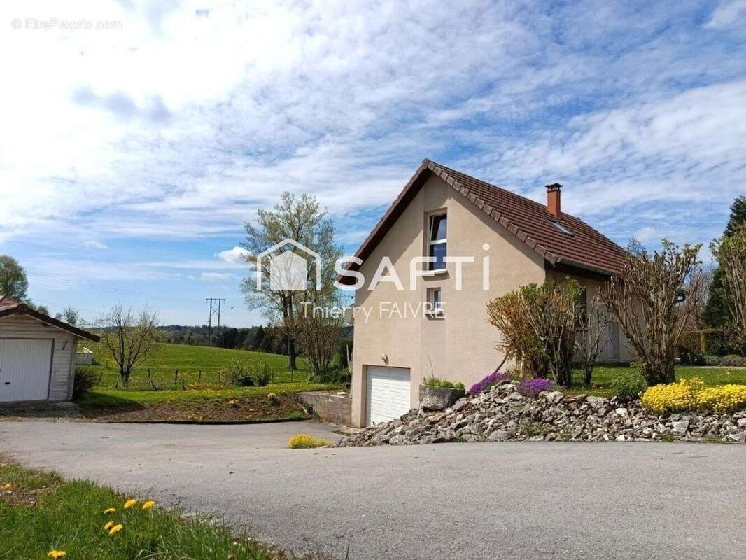 Maison 89 m² à Nozeroy  - photo 2