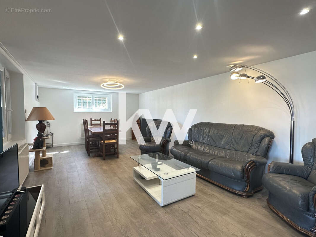 Maison 183 m² à Saint-Etienne  - photo 7