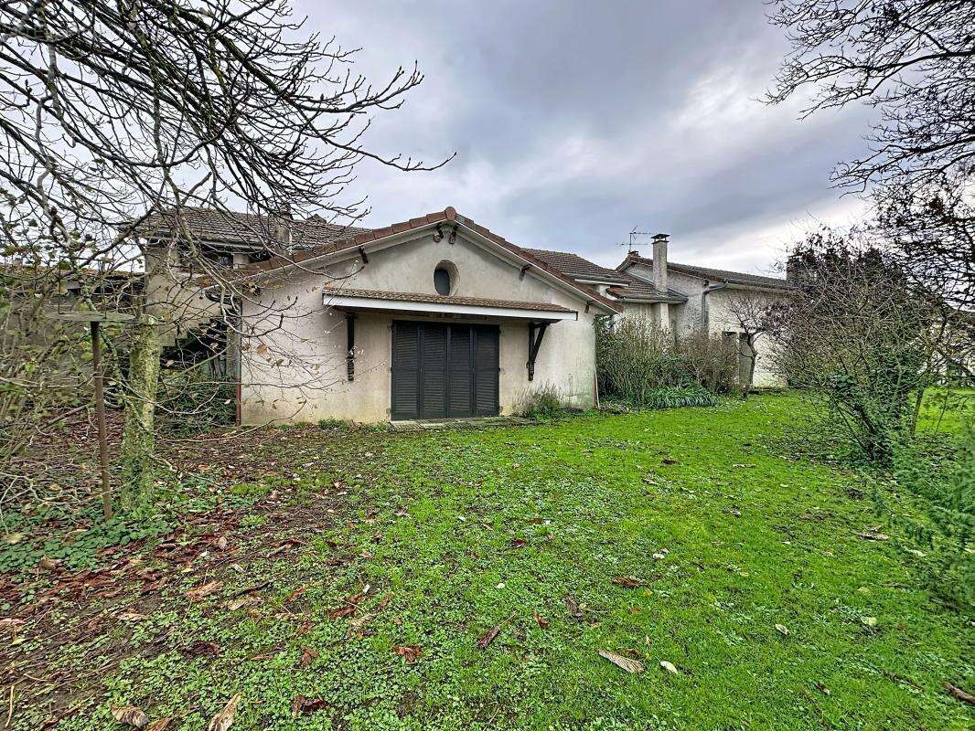 Maison à SATOLAS-ET-BONCE