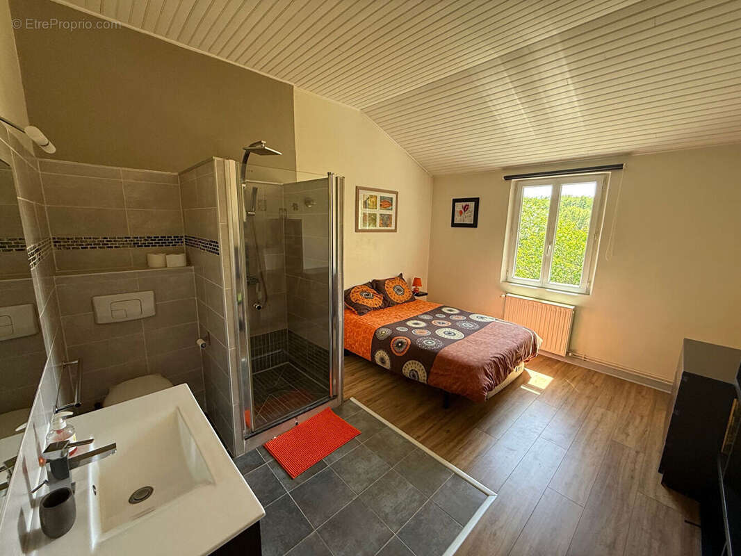 Cahors nord 15mn,  maison  T6 avec dépendance 6 pièce(s) 130 m2 sur 6610m² de terrain. - photo 10