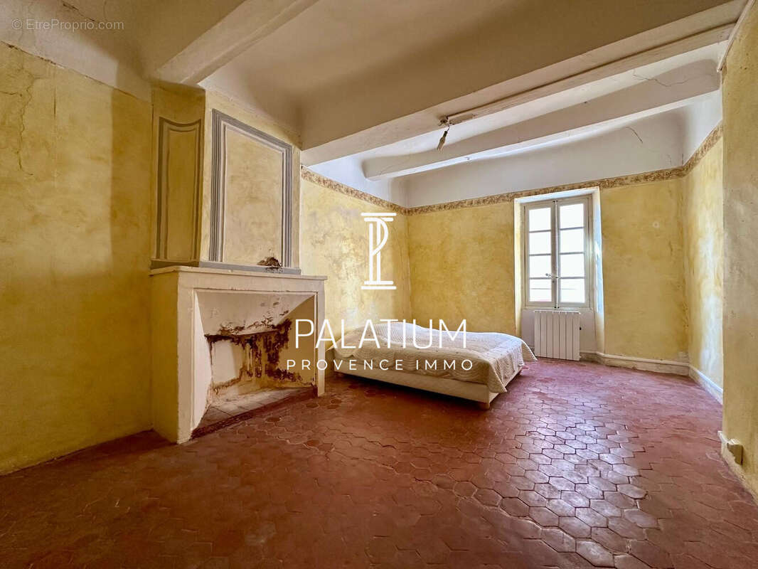 Maison à SAINT-SATURNIN-LES-APT