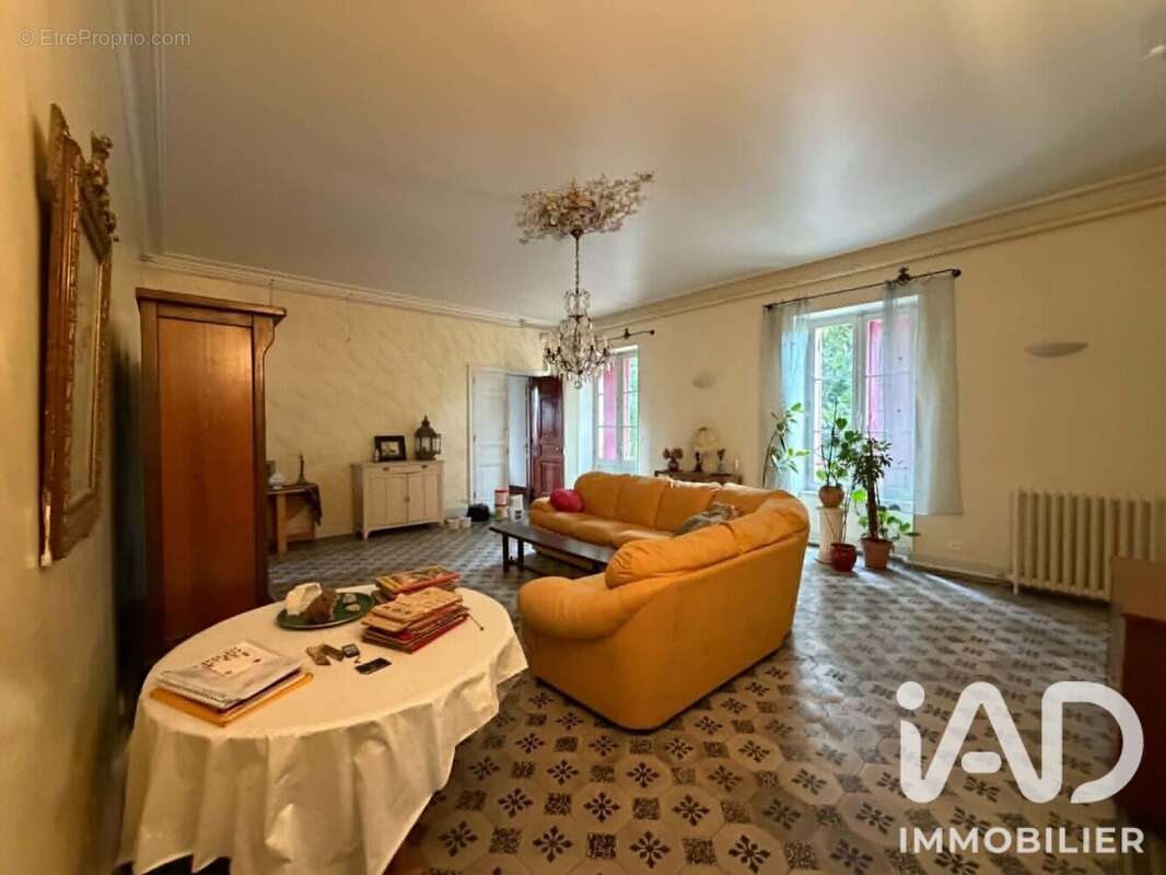 Maison 570 m² à Tonneins  - photo 5