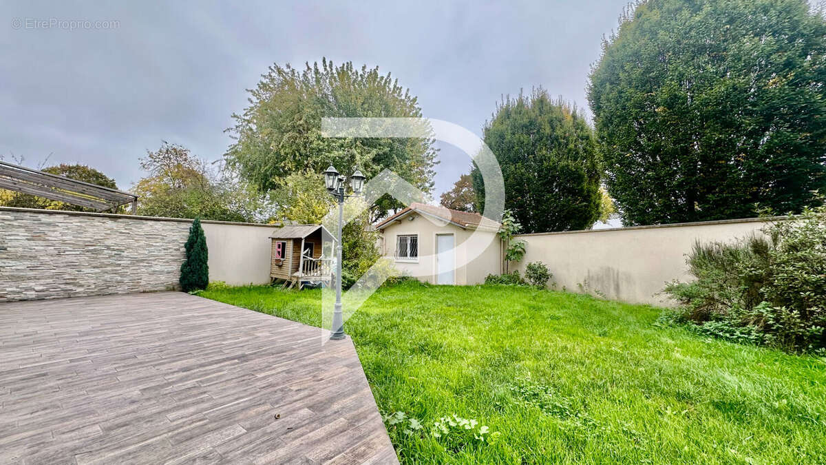 Maison à TREMBLAY-EN-FRANCE