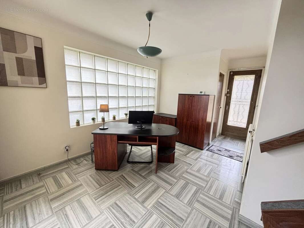 ARGENTEUIL – LES COTEAUX  Élégante maison familiale de plus de 200 m² avec vue sur Paris et la Tour Eiffel - photo 24