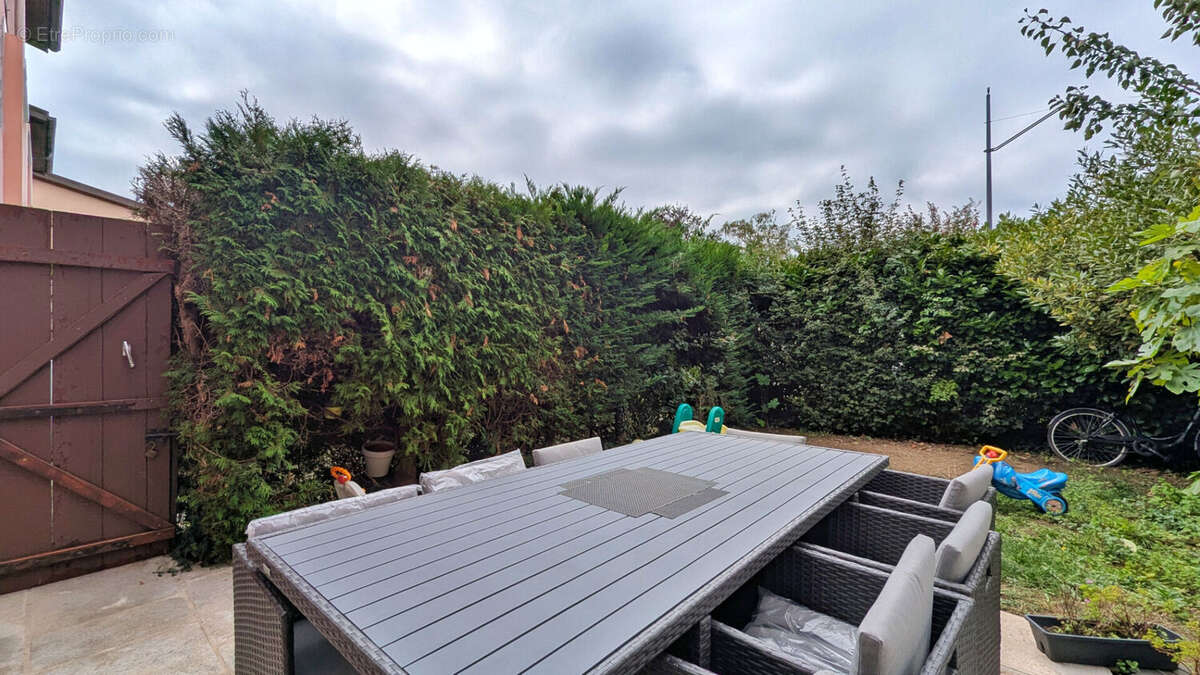 Appartement à SEYNOD