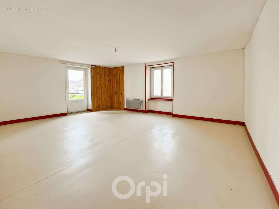 Appartement à AMBAZAC