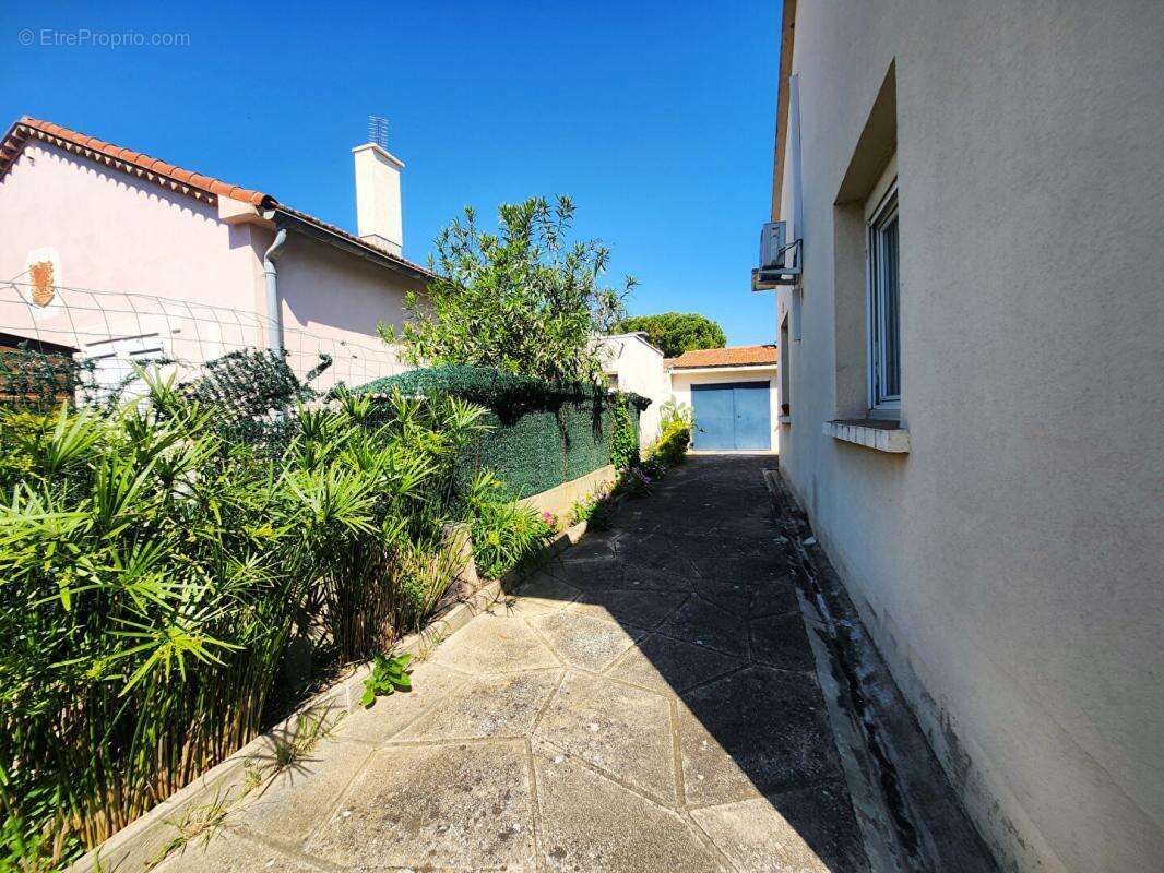 Appartement à MAUGUIO