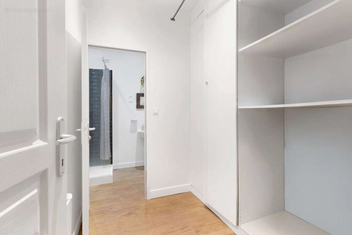 Appartement à LEVALLOIS-PERRET