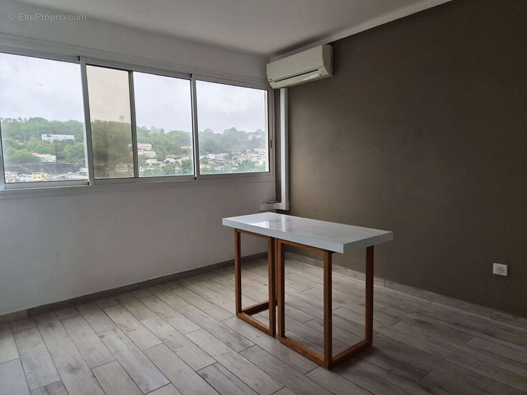 A SAISIR : appartement T4 118.62 m² Fort-de-France. - photo 5
