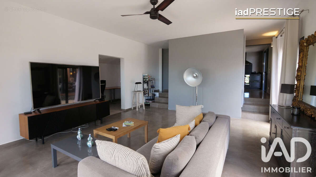 Maison 205 m² à Saint-Paul  - photo 8