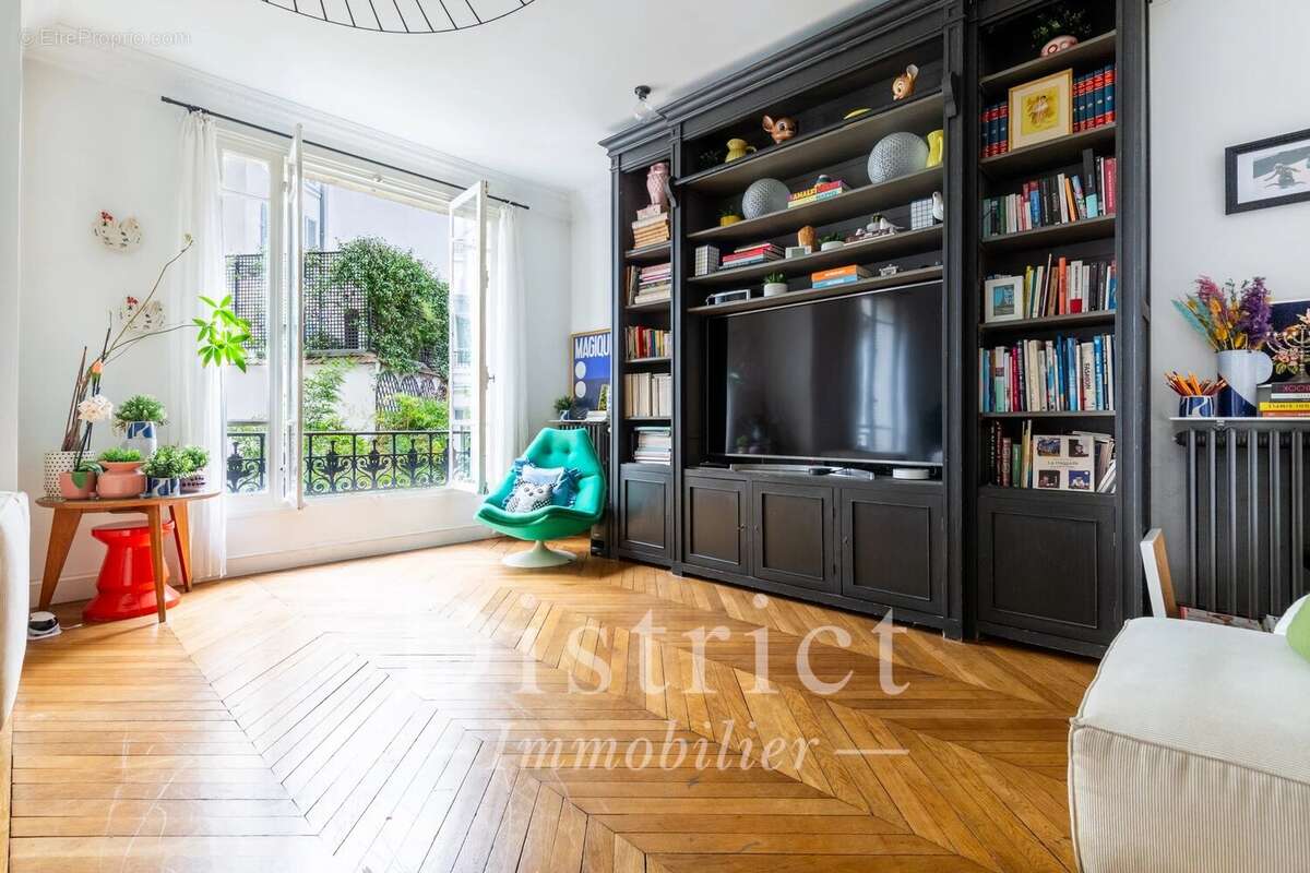 Appartement à PARIS-17E