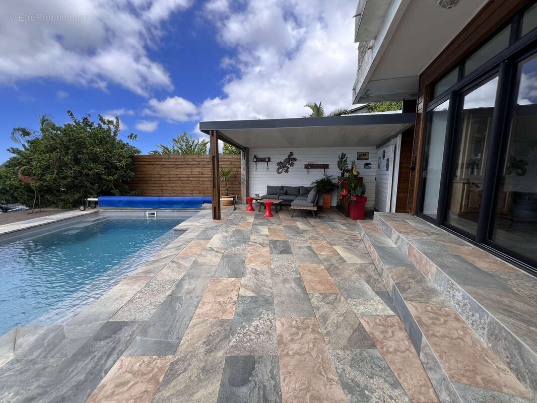 Maison à LES TROIS-BASSINS