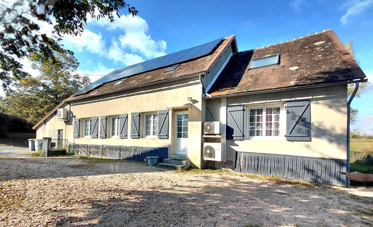 Maison à VERNEUIL-EN-BOURBONNAIS