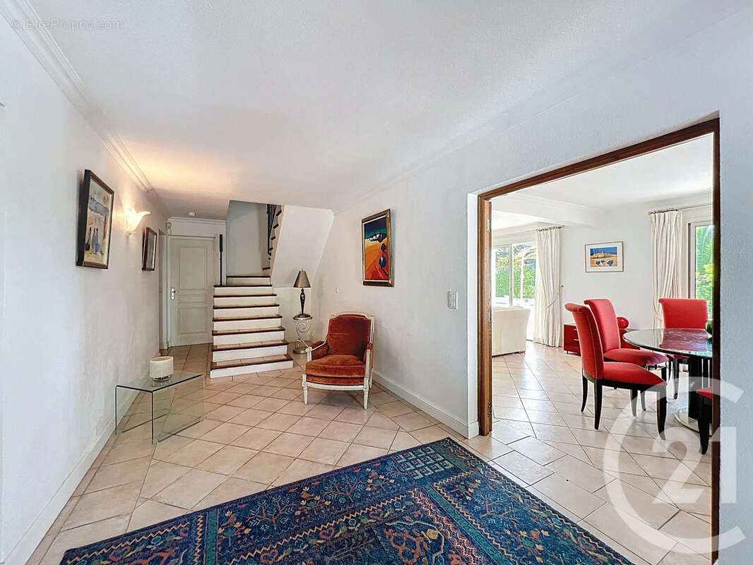 Maison à MOUGINS