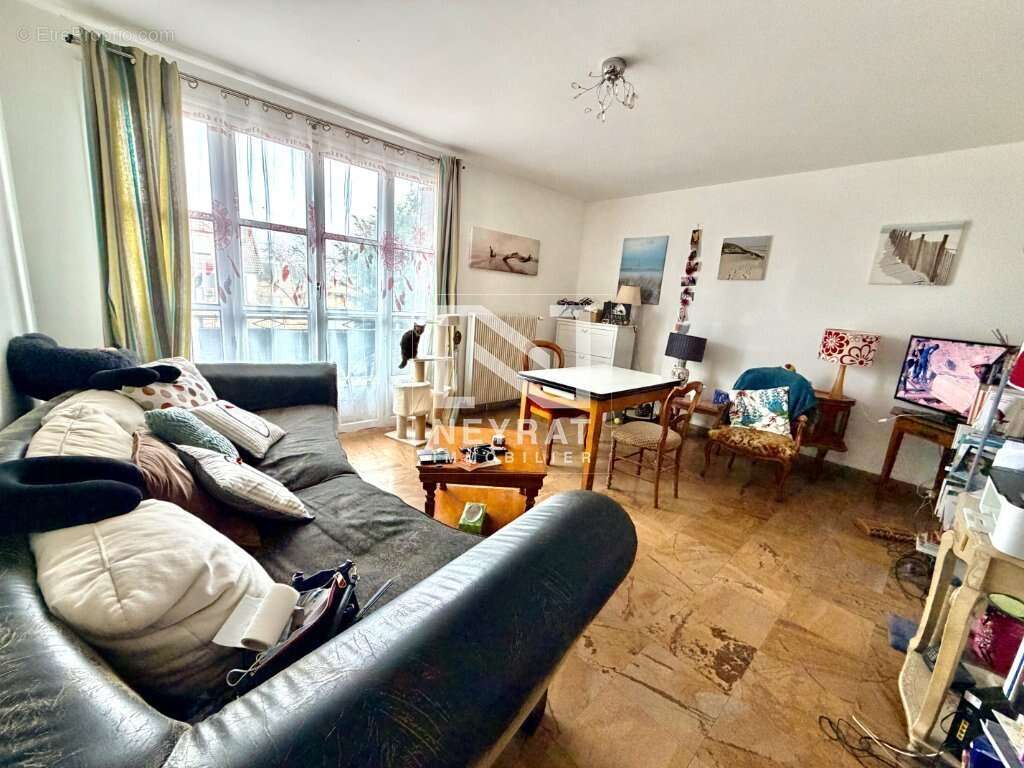 Appartement à CHAMPFORGEUIL