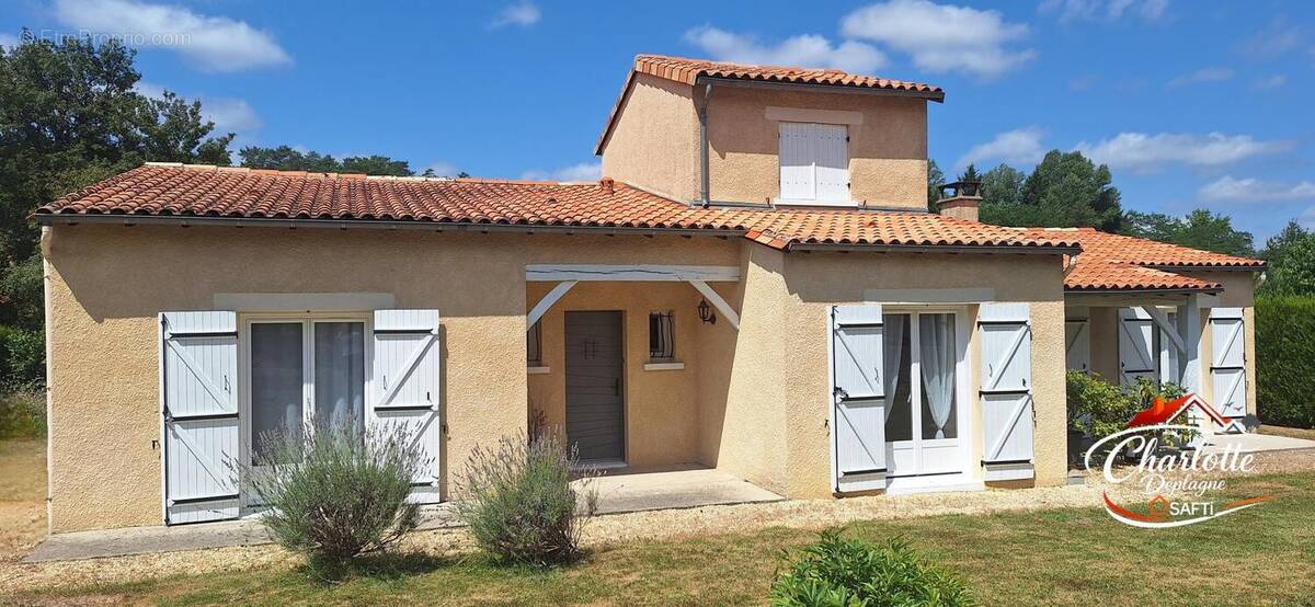 Photo 1 - Maison à COURSAC