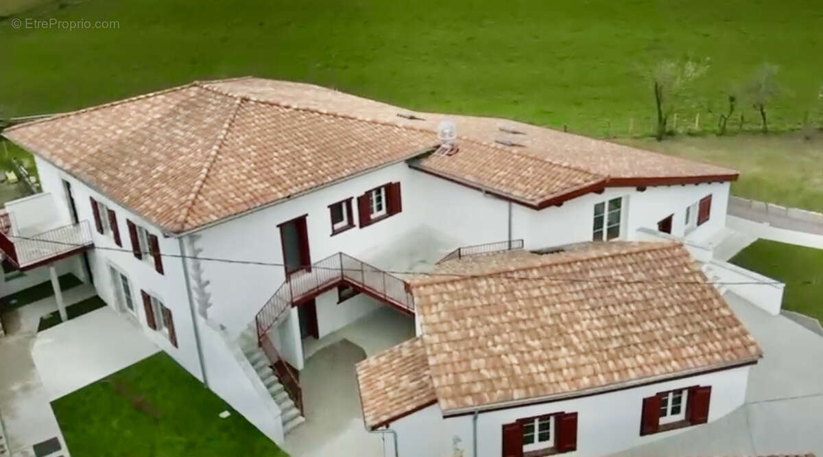 Appartement à BARDOS
