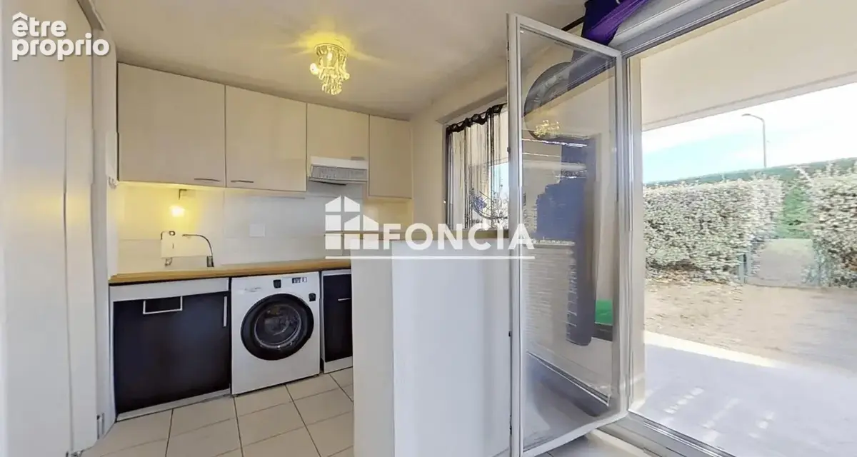 AUTERIVE: REZ-de-jardin T2 de 44 m2 + 2 places de stationnements en exterieur - photo 3