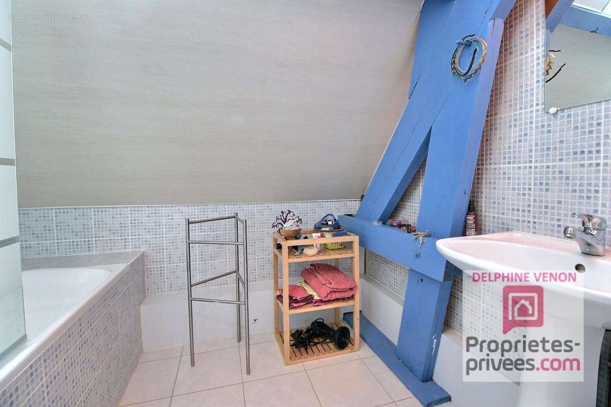 Exclusvité - Maison 3 chambres + bureau à 2 pas des écoles et des commerces à Châteauneuf sur Loire - photo 11