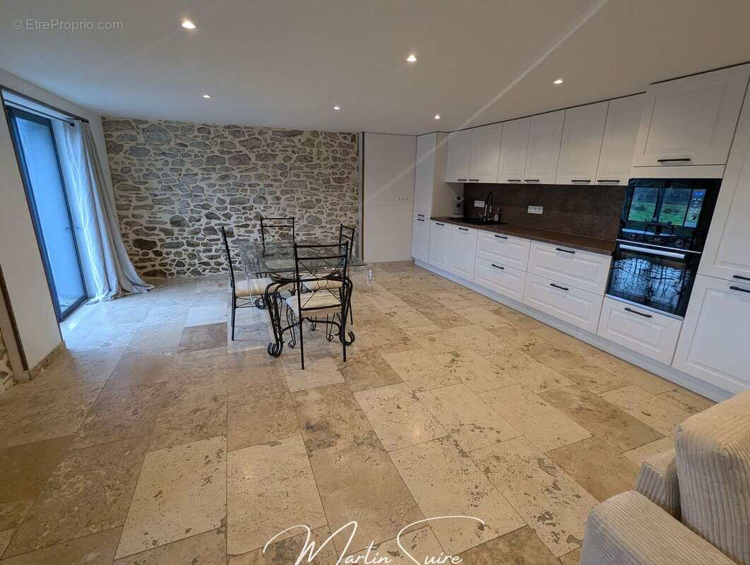 Maison à DONGES
