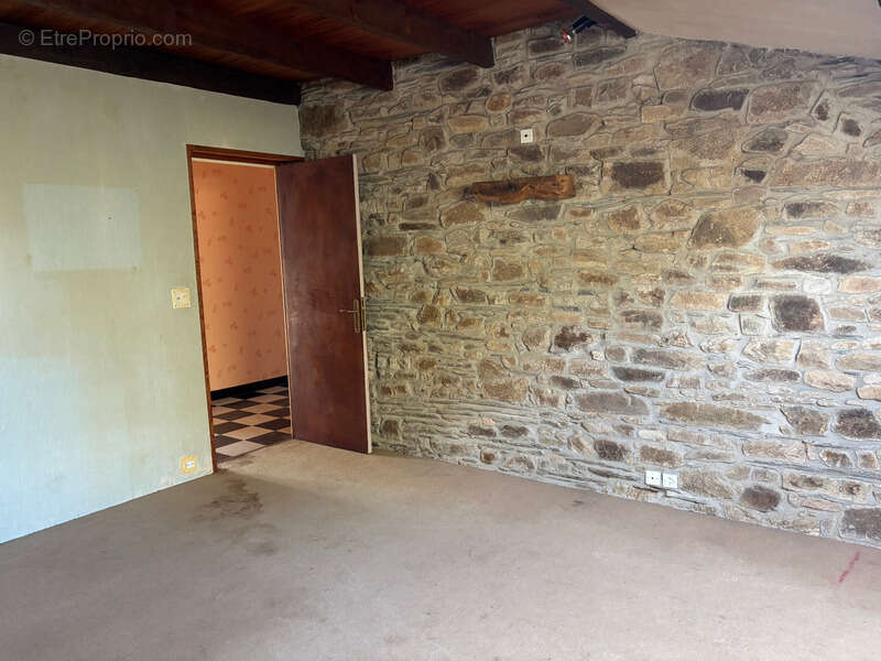 Maison à BAINS-SUR-OUST