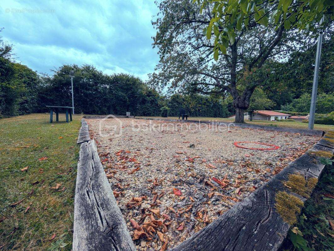 Demeure familiale de 171 m², dépendances et chapelle sur un parc de 5100 m² - photo 23
