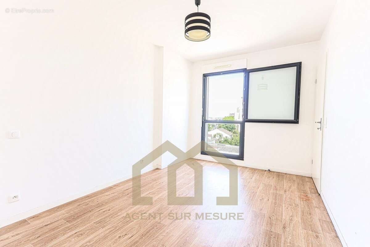 Appartement à AUBERVILLIERS