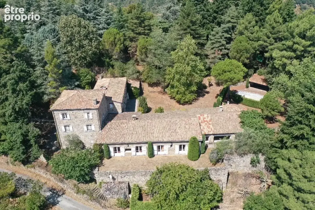 Propriété de caractère en pierre – 556 m² – Saint-Étienne-de-Serre - photo 17