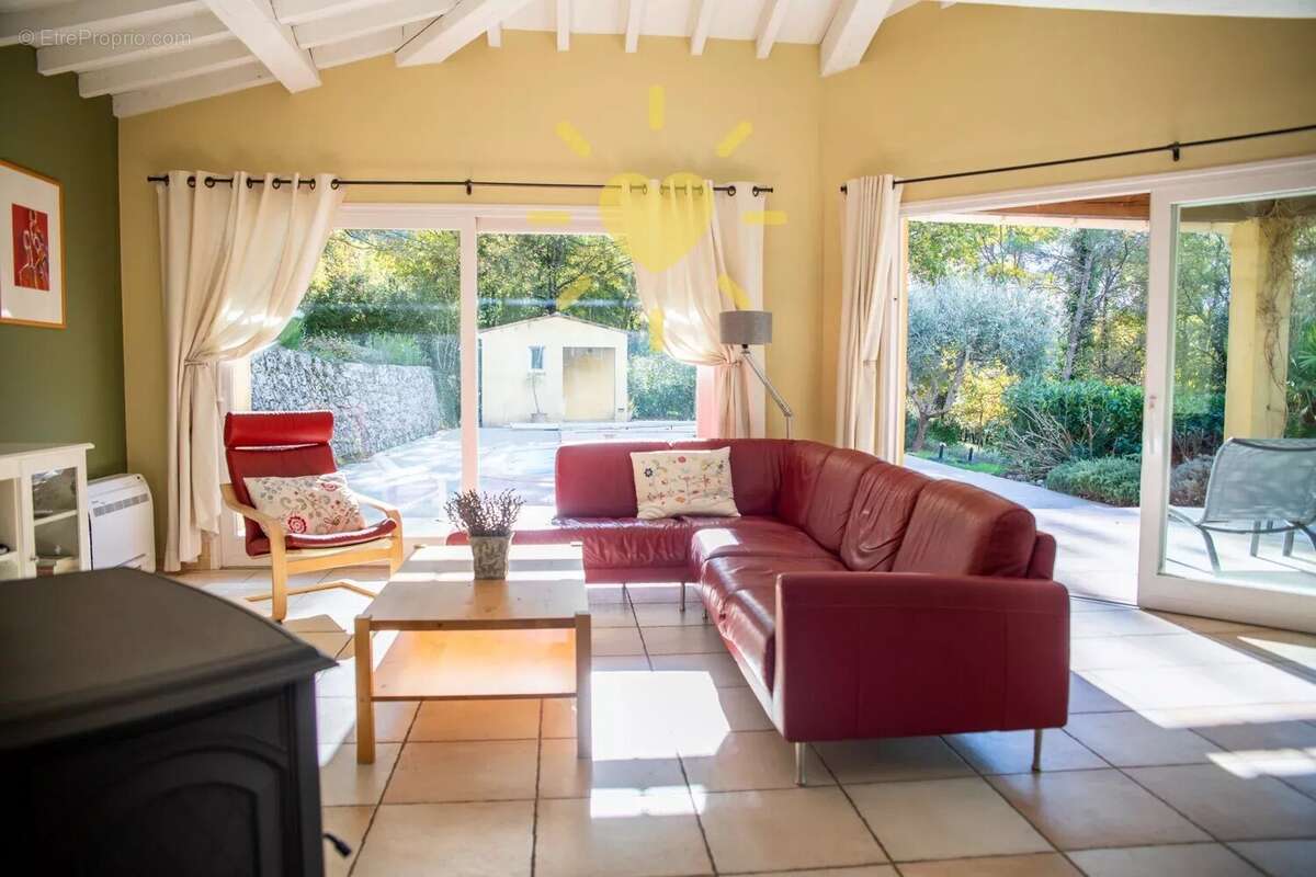 BARGEMON :  Villa Contemporaine- 6 pièces avec piscine chauffée - photo 14