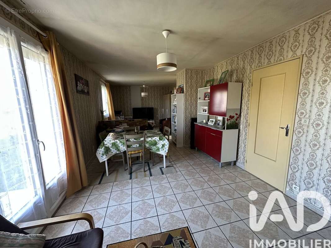 Photo 3 - Maison à CHEZAL-BENOIT