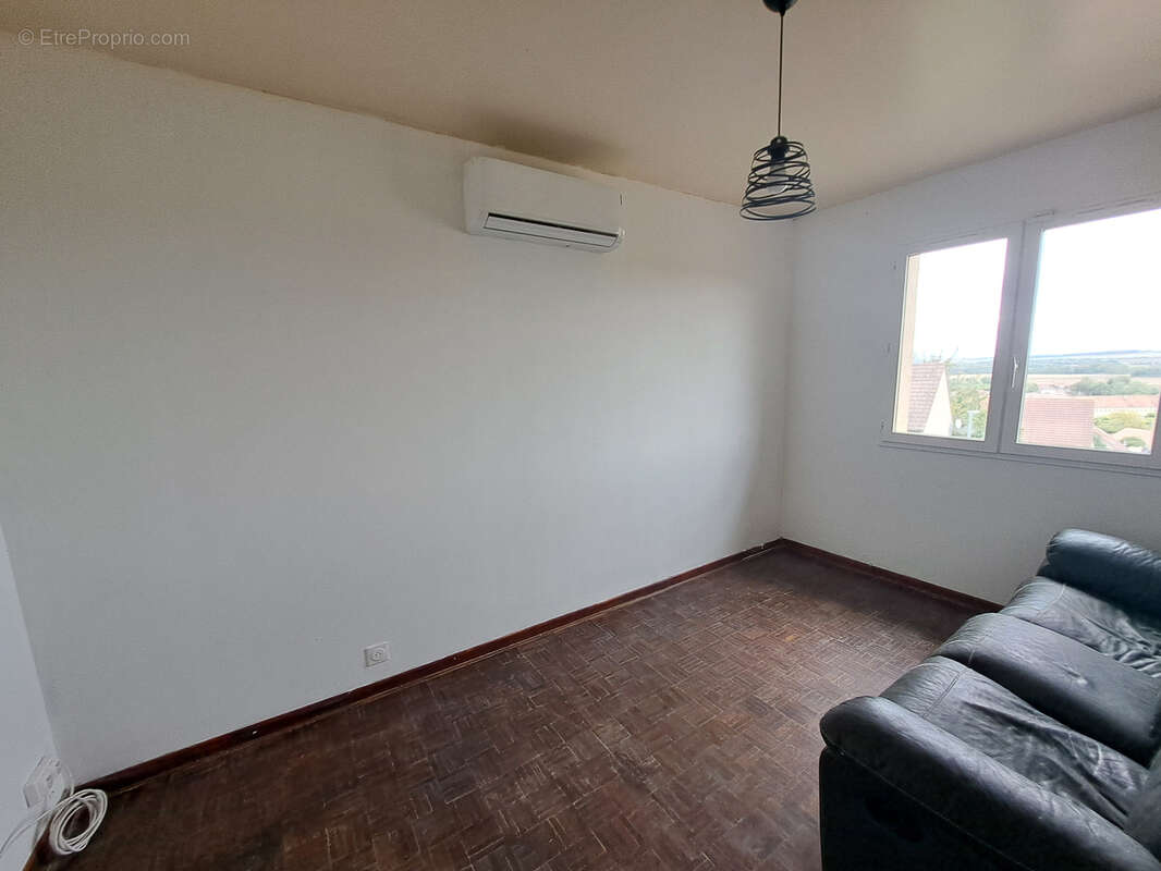 Maison à PONT-SUR-YONNE