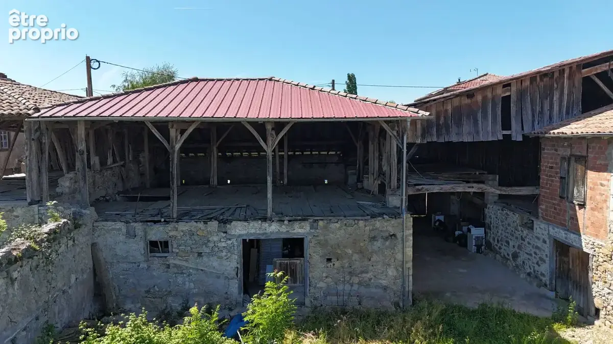 Magnifique corps de ferme 160 m2 avec 720 m2 de grange à rénover - - photo 4