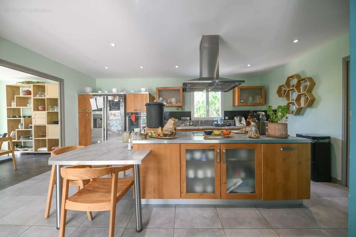 Belle villa contemporaine avec bassin à Bouillargeus en périphérie de Nîmes - photo 2