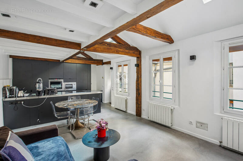 Appartement à PARIS-3E